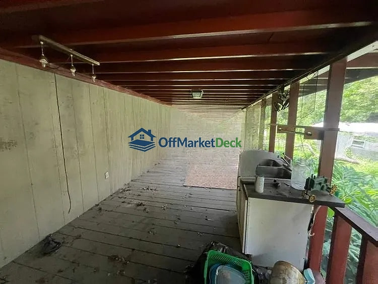 Off-market house in Jacksonville, Florida — 3 beds, 2 baths, $70,000 — photo 3 of 8