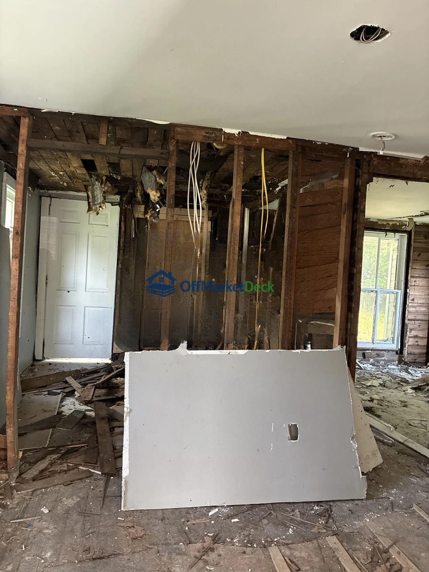Off-market house in Chattanooga, Tennessee — 2 beds, 1 bath, $55,000 — photo 7 of 8