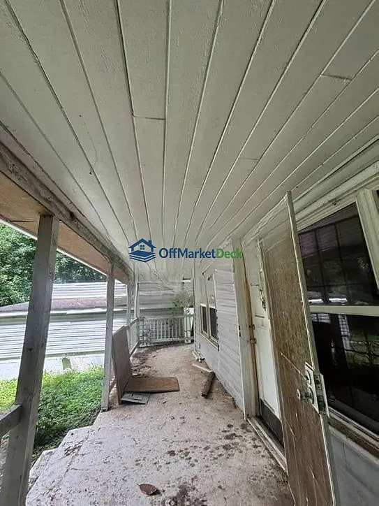 Off-market house in Atlanta, Georgia — 5 beds, 3 baths, $350,000 — photo 3 of 8