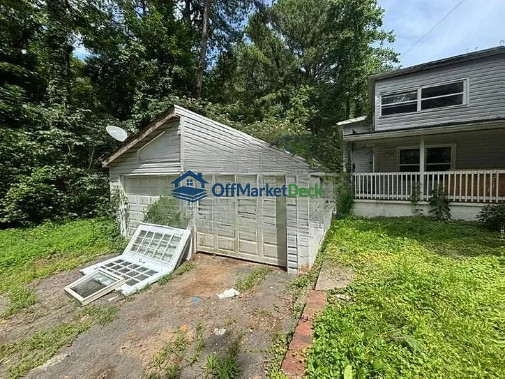 Off-market house in Atlanta, Georgia — 5 beds, 3 baths, $350,000 — photo 8 of 8