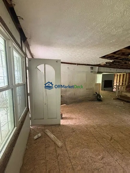 Off-market house in Atlanta, Georgia — 5 beds, 3 baths, $350,000 — photo 7 of 8