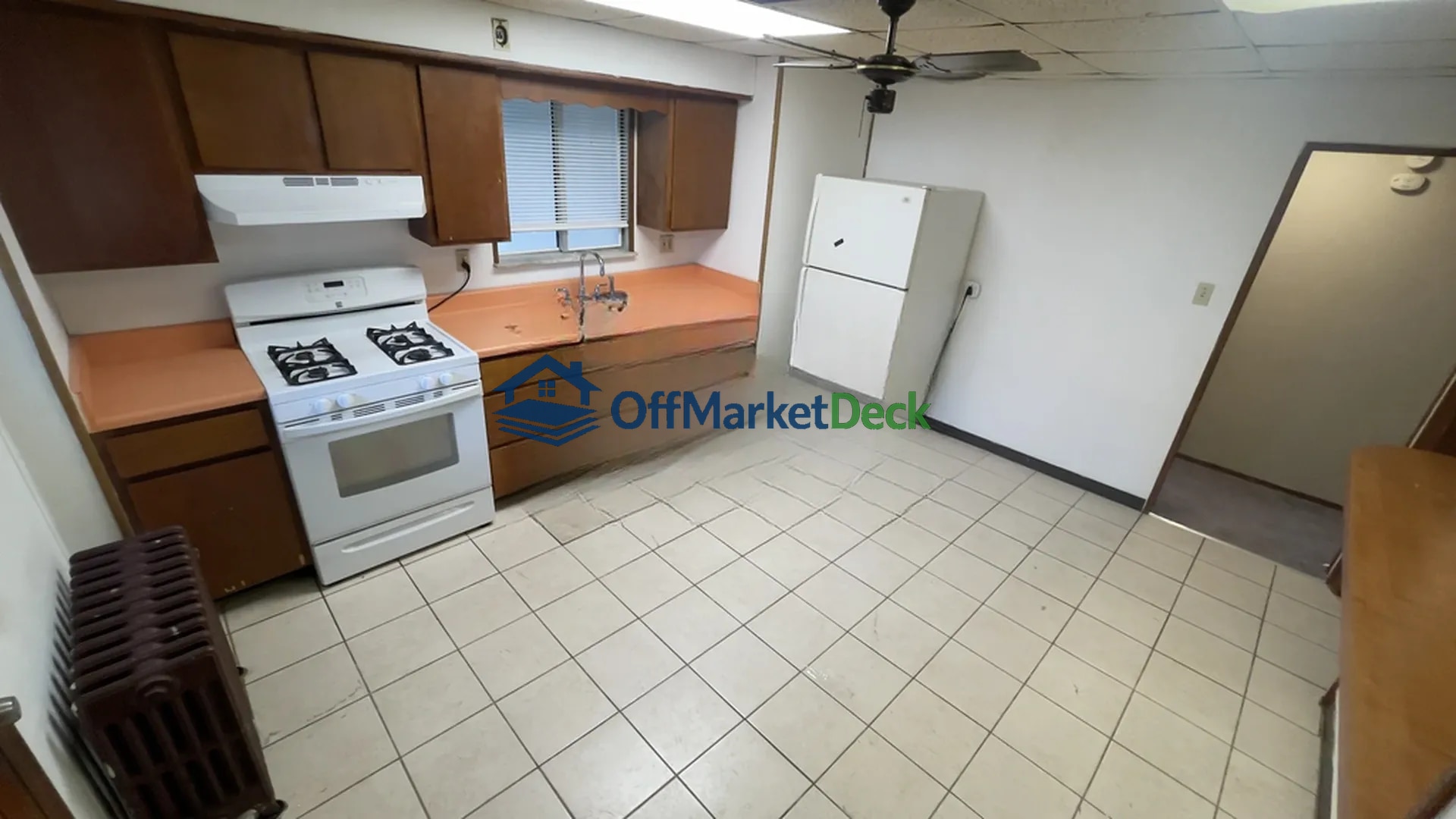 Off-market multi family in Trafford, Pennsylvania — 4 beds, 2 baths, $140,000 — photo 2 of 8
