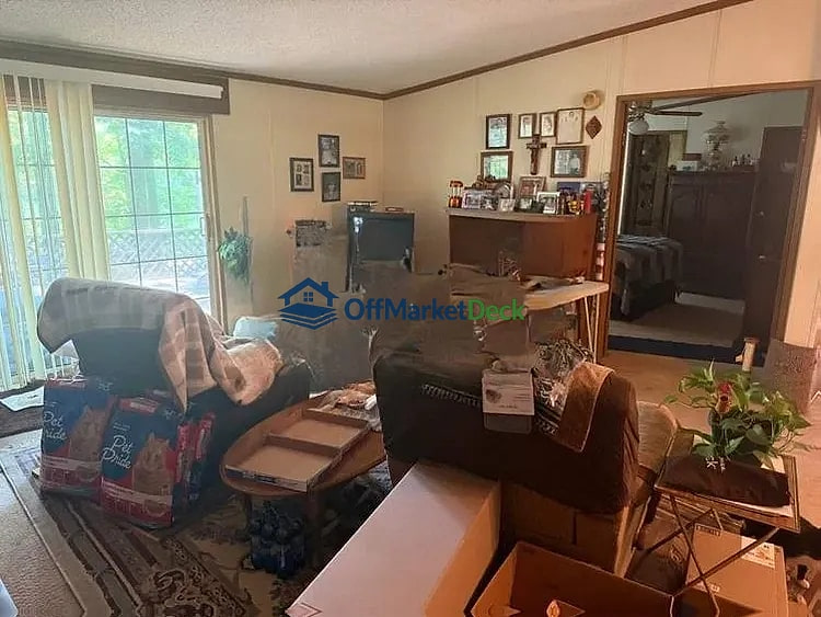 Off-market house in Cloverdale, Indiana — 3 beds, 2 baths, $78,000 — photo 5 of 8