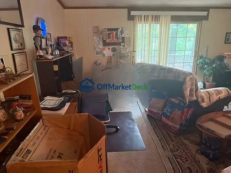 Off-market house in Cloverdale, Indiana — 3 beds, 2 baths, $78,000 — photo 4 of 8