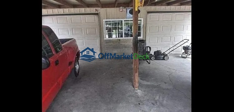 Off-market house in Wurtland, Kentucky — 2 beds, 1 bath, $57,600 — photo 6 of 8