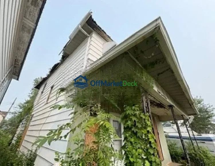 Off-market house in Toledo, Ohio — 3 beds, 1 bath, $10,000 — photo 6 of 8