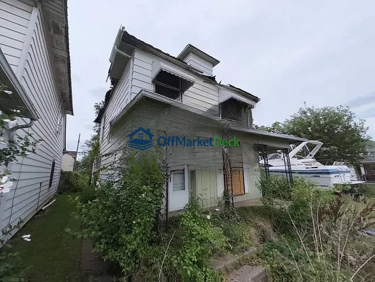 Off-market house in Toledo, Ohio — 3 beds, 1 bath, $10,000 — photo 8 of 8