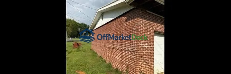 Off-market house in Greeneville, Tennessee — 3 beds, 1 bath, $167,000 — photo 5 of 8