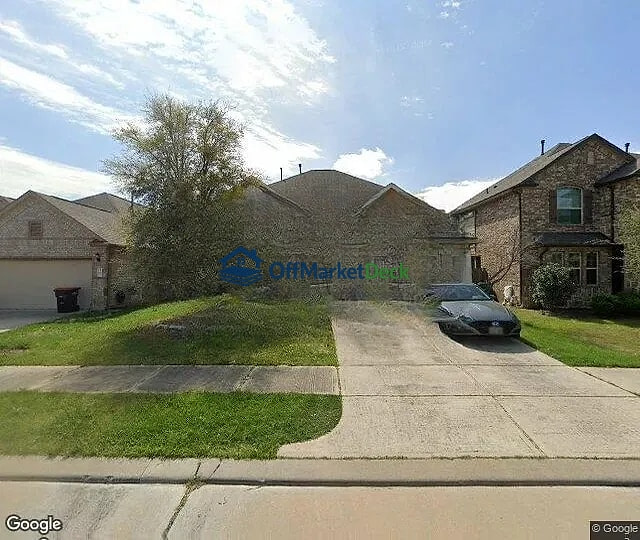 Off-market house in Richmond, Texas — 4 beds, 2 baths, $299,000 — photo 3 of 3