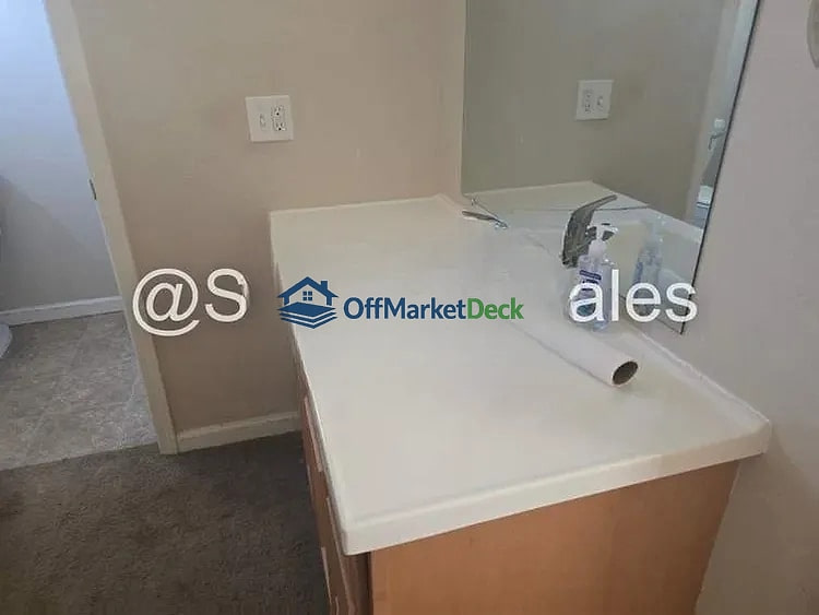 Off-market house in Sacramento, California — 4 beds, 2 baths, $335,000 — photo 6 of 8