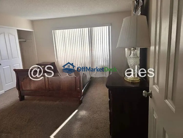 Off-market house in Sacramento, California — 4 beds, 2 baths, $335,000 — photo 5 of 8