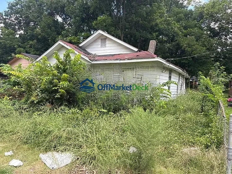 Off-market house in Memphis, Tennessee — 2 beds, 1 bath, $25,000 — photo 2 of 6