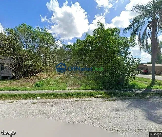 Off-market house in Pahokee, Florida — 3 beds, 1 bath, $74,900 — photo 3 of 3