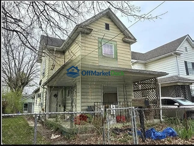 Off-market house in Columbus, Ohio — 2 beds, 1 bath, $140,000 — photo 2 of 7