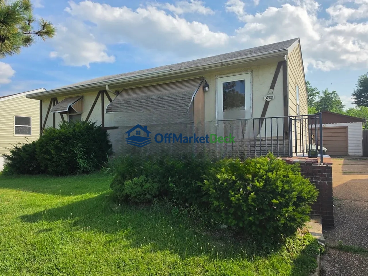 Off-market house in St. Louis, Missouri — 2 beds, 1 bath, $84,900 — photo 5 of 8