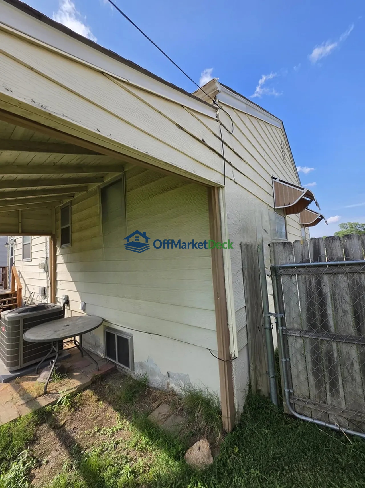 Off-market house in St. Louis, Missouri — 2 beds, 1 bath, $84,900 — photo 3 of 8
