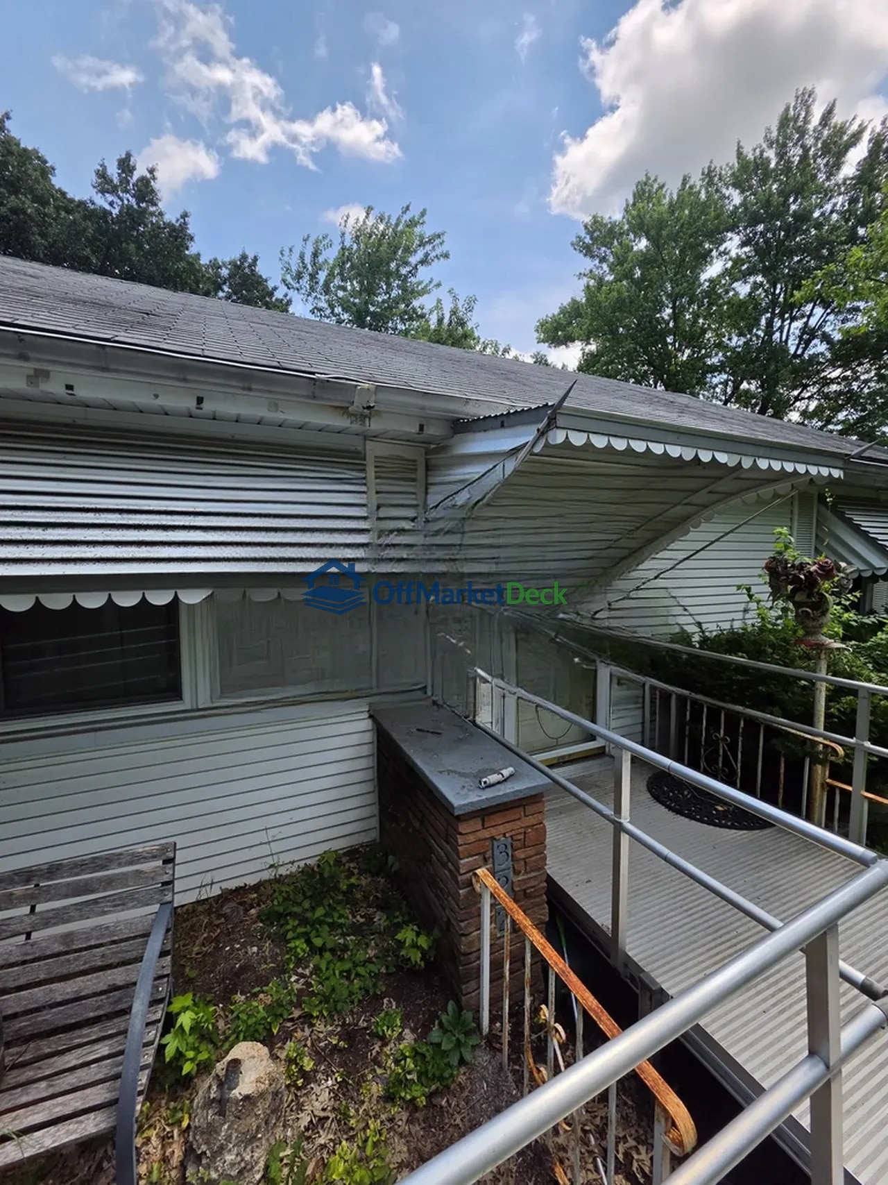 Off-market house in Ferguson, Missouri — 3 beds, 2 baths, $49,900 — photo 5 of 8