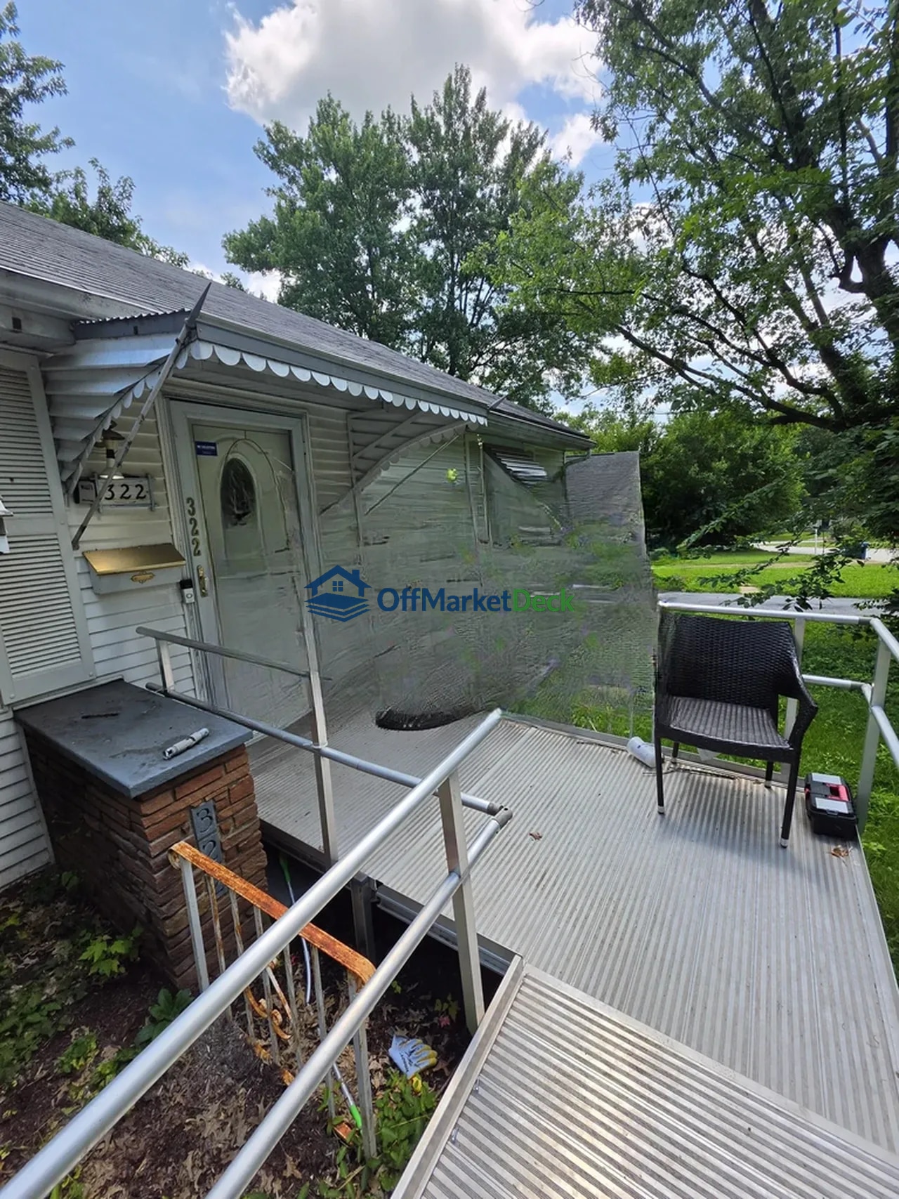 Off-market house in Ferguson, Missouri — 3 beds, 2 baths, $49,900 — photo 3 of 8