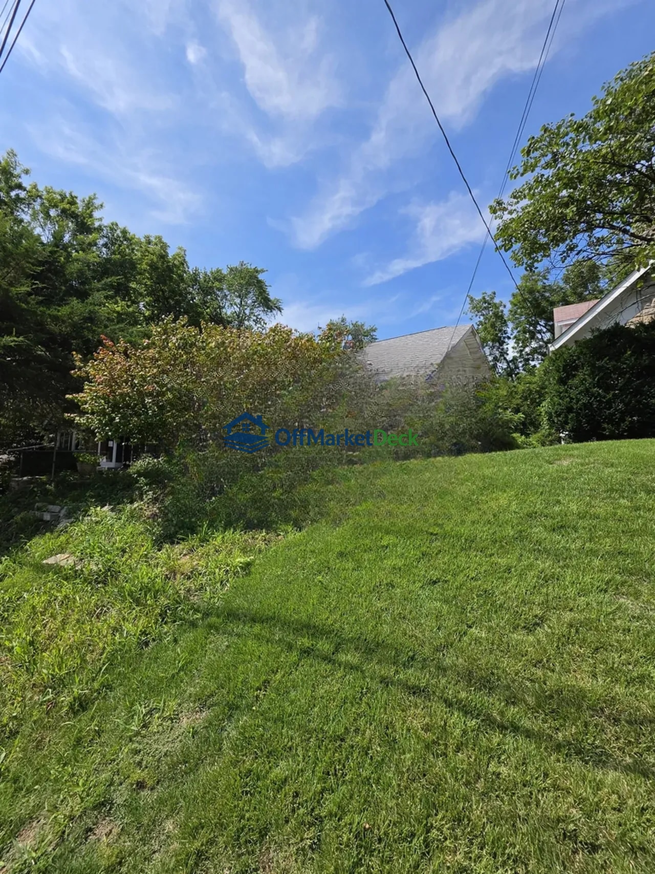 Off-market house in Overland, Missouri — 2 beds, 1 bath, $64,900 — photo 7 of 8