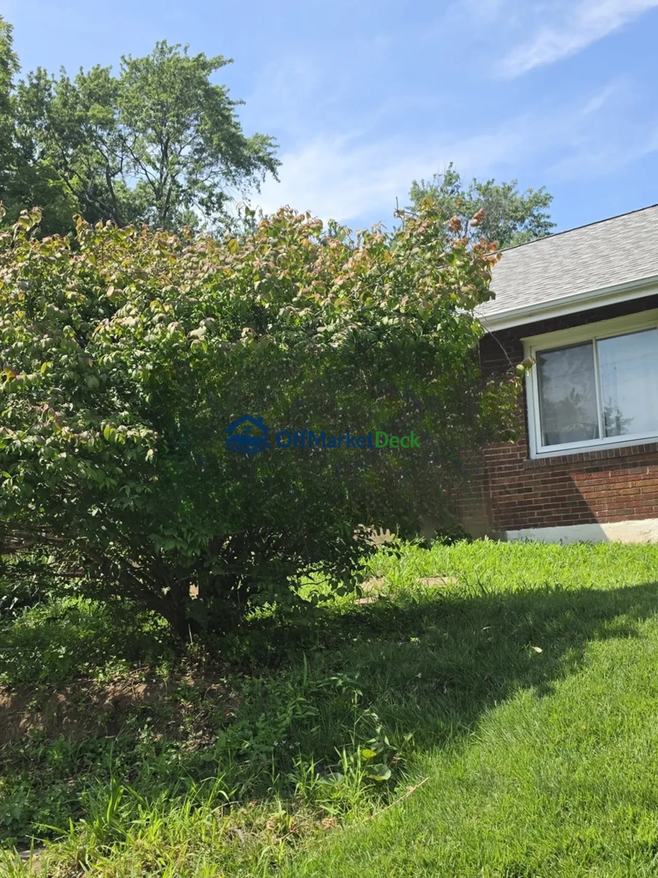 Off-market house in Overland, Missouri — 2 beds, 1 bath, $64,900 — photo 6 of 8