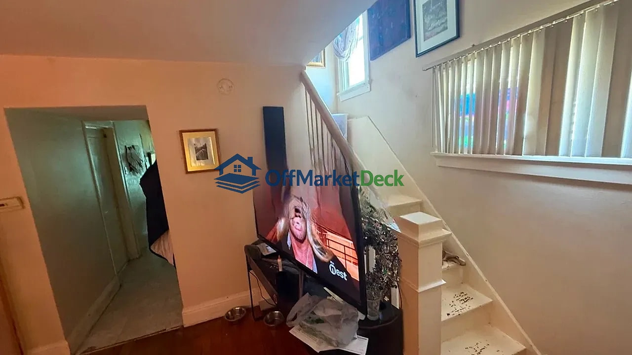 Off-market house in St. Louis, Missouri — 3 beds, 1 bath, $44,900 — photo 6 of 8