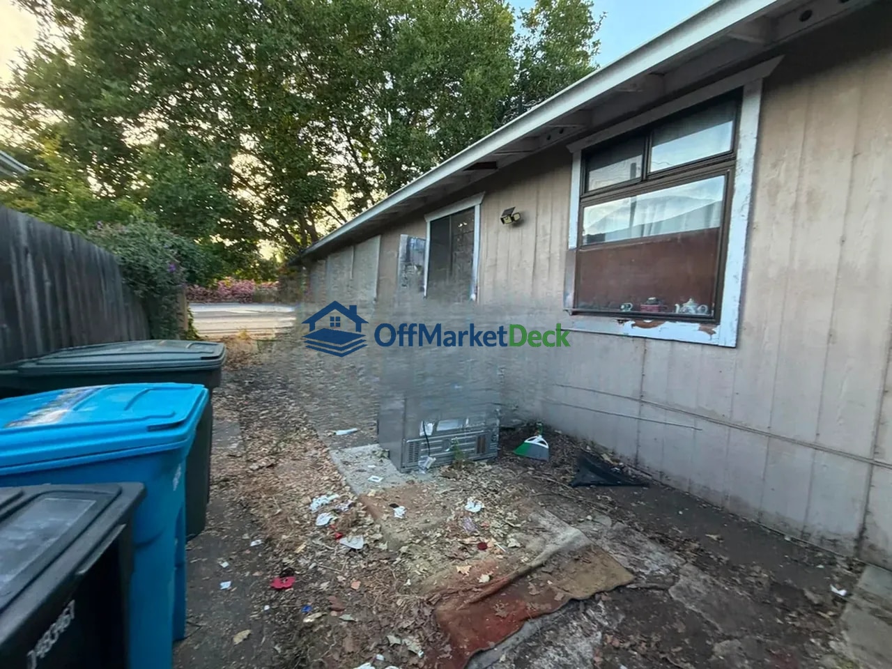 Off-market house in Redwood City, California — 2 beds, 2 baths, $964,900 — photo 3 of 8