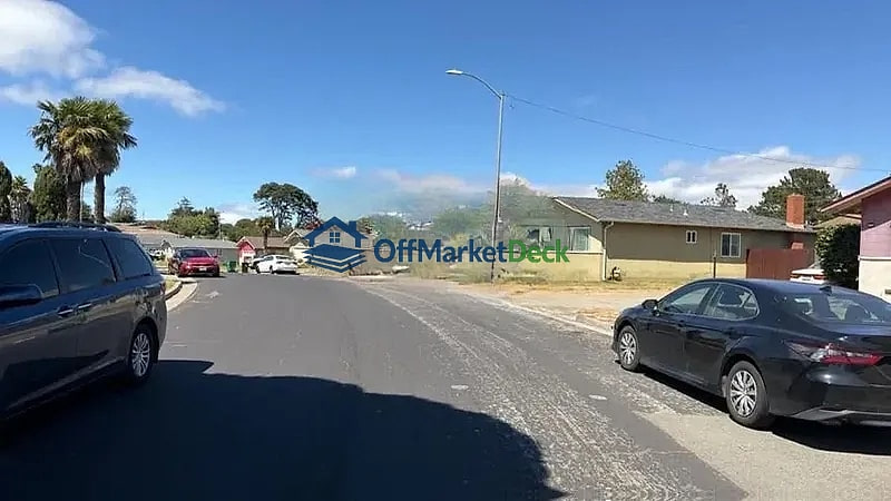 Off-market house in Richmond, California — 3 beds, 2 baths, $514,900 — photo 7 of 8