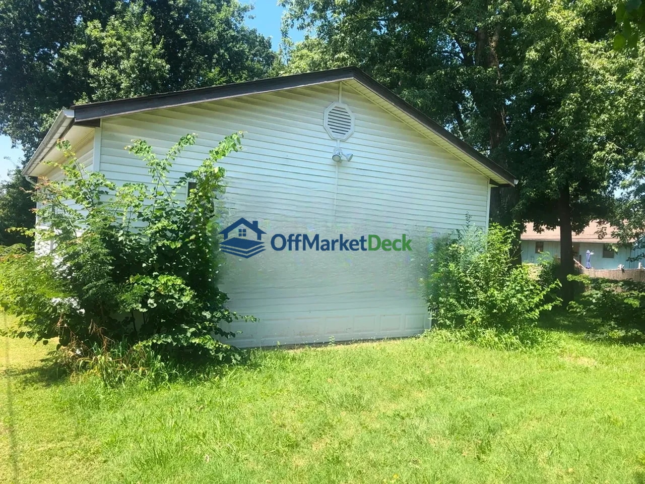 Off-market house in Belton, Missouri — 3 beds, 1 bath, $183,900 — photo 5 of 8