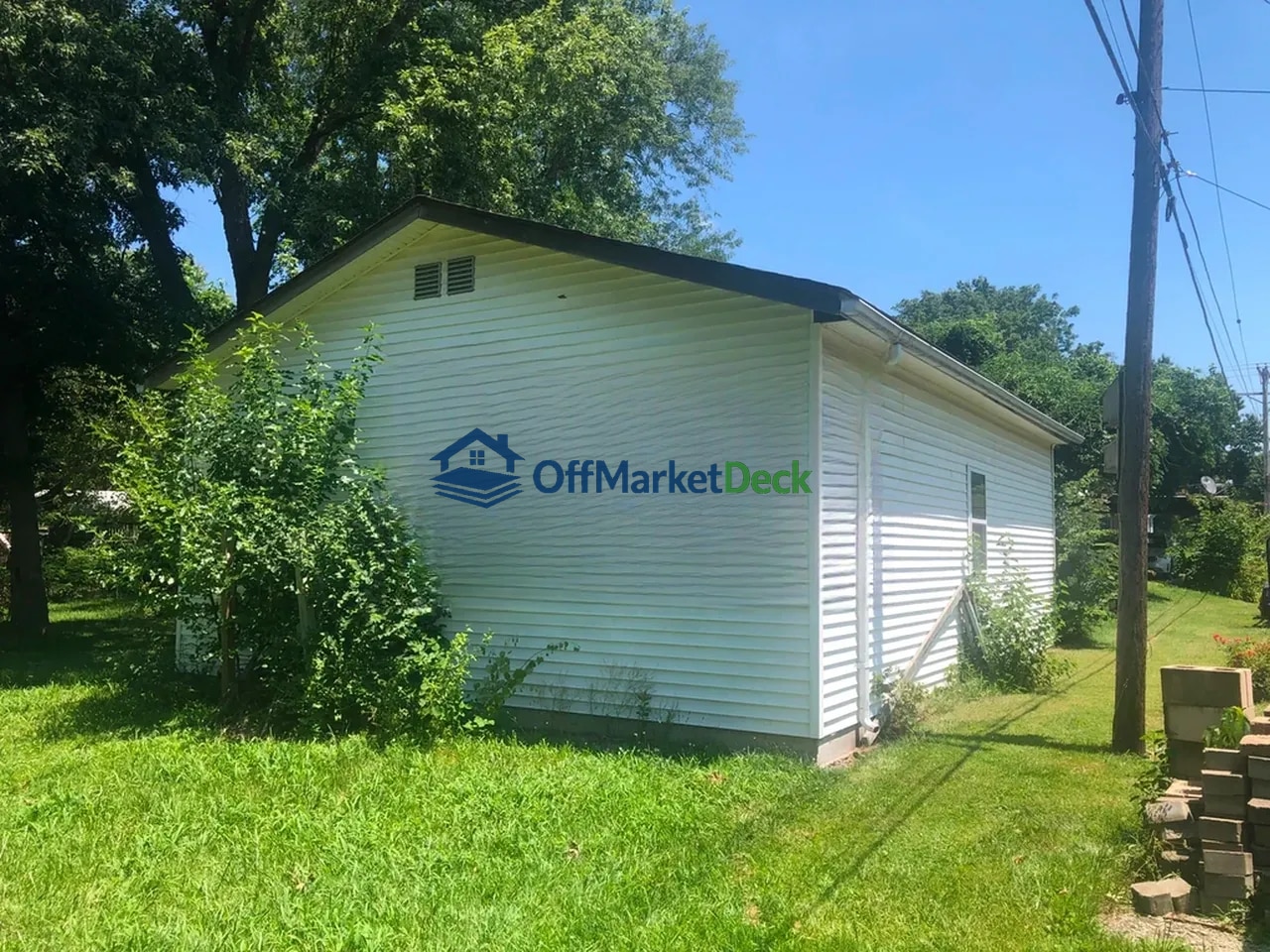 Off-market house in Belton, Missouri — 3 beds, 1 bath, $183,900 — photo 3 of 8