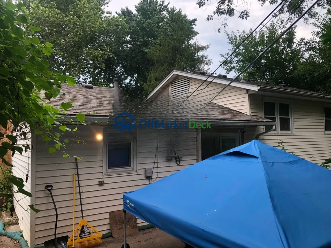 Off-market house in Kansas City, Kansas — 3 beds, 2 baths, $159,900 — photo 3 of 8