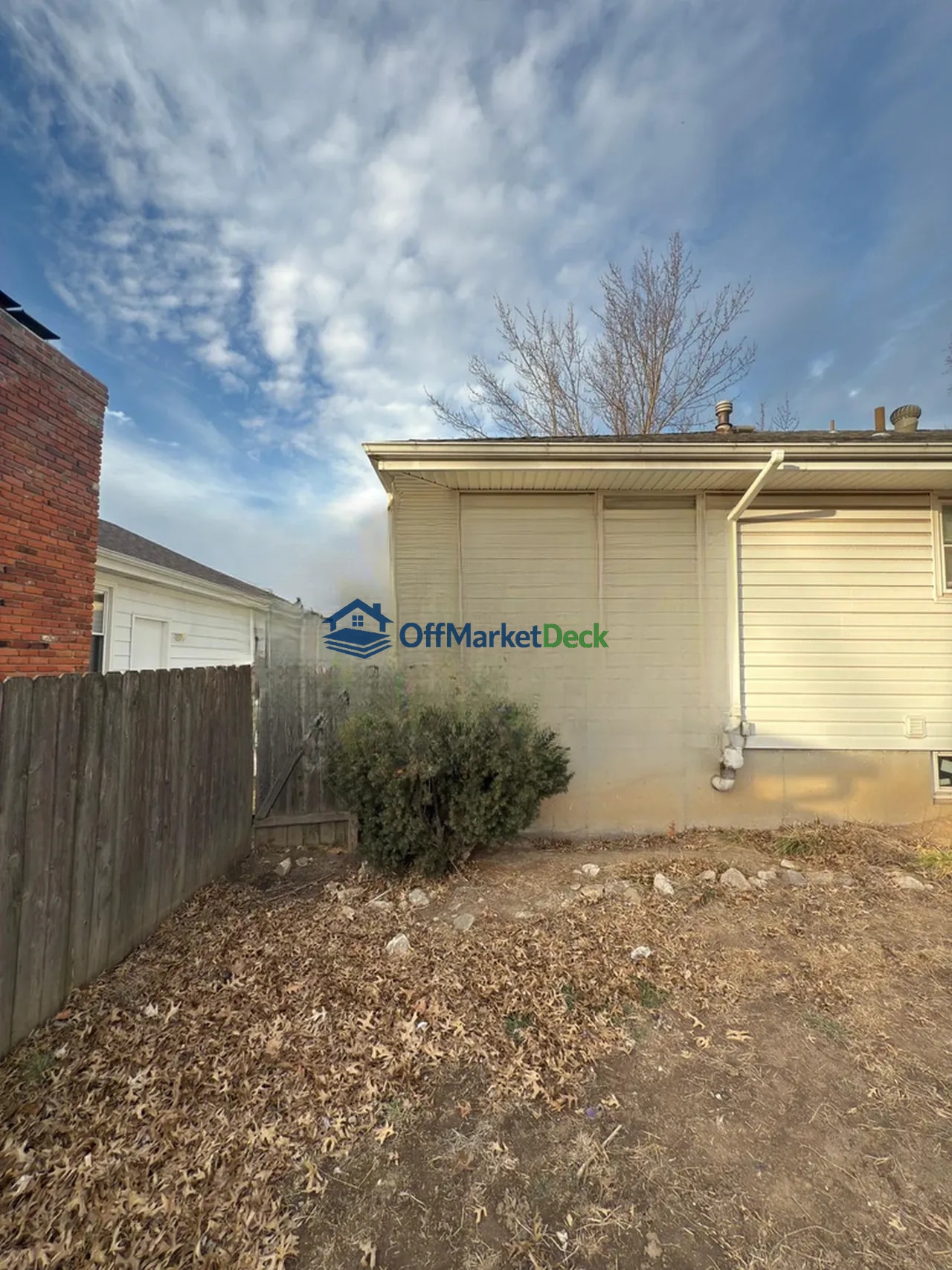 Off-market house in Independence, Missouri — 3 beds, 2 baths, $164,900 — photo 5 of 8