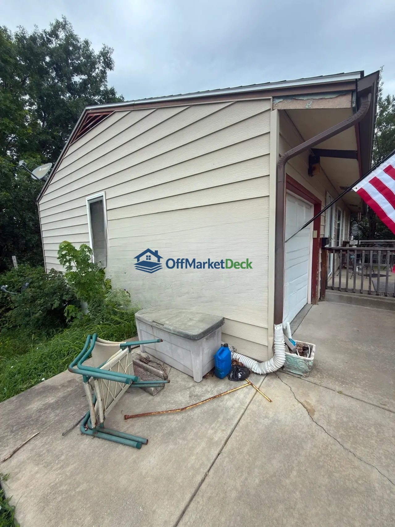 Off-market house in Grandview, Missouri — 2 beds, 1 bath, $99,900 — photo 3 of 8