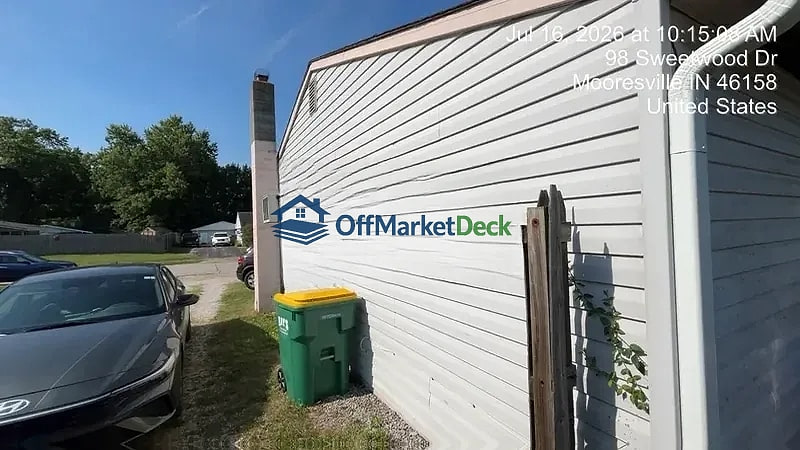 Off-market house in Mooresville, Indiana — 3 beds, 1 bath, $149,900 — photo 2 of 8