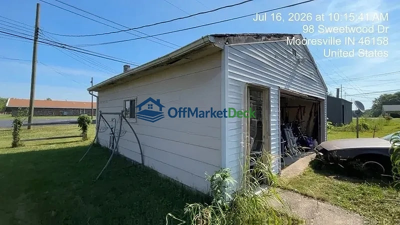 Off-market house in Mooresville, Indiana — 3 beds, 1 bath, $149,900 — photo 3 of 8