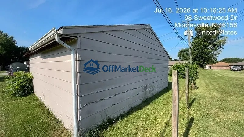 Off-market house in Mooresville, Indiana — 3 beds, 1 bath, $149,900 — photo 5 of 8