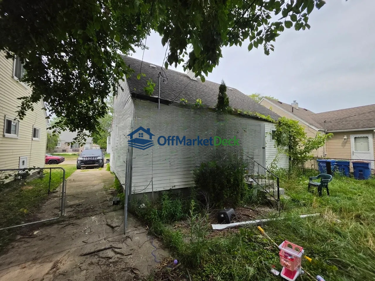 Off-market house in Warren, Michigan — 3 beds, 1 bath, $79,900 — photo 3 of 8