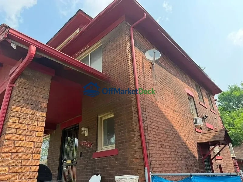 Off-market house in Detroit, Michigan — 4 beds, 1 bath, $30,900 — photo 2 of 8