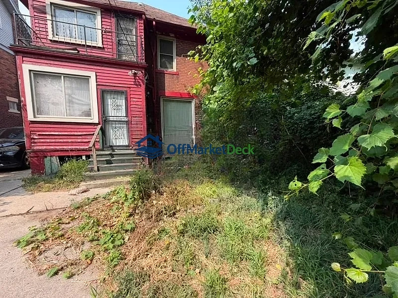 Off-market house in Detroit, Michigan — 4 beds, 1 bath, $30,900 — photo 5 of 8