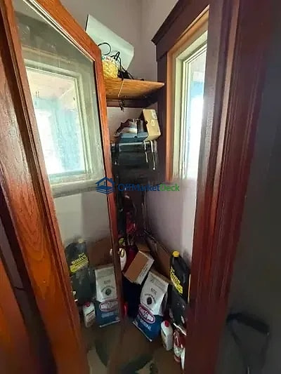 Off-market house in Detroit, Michigan — 4 beds, 1 bath, $30,900 — photo 6 of 8