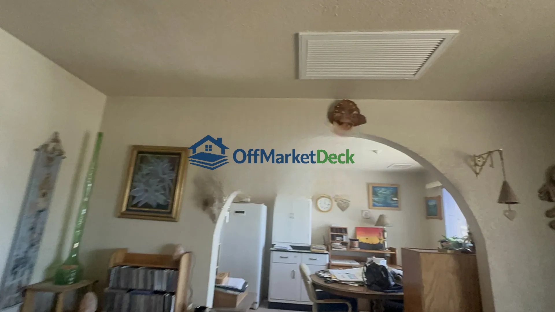 Off-market house in Peoria, Arizona — 3 beds, 2 baths, $249,990 — photo 6 of 8