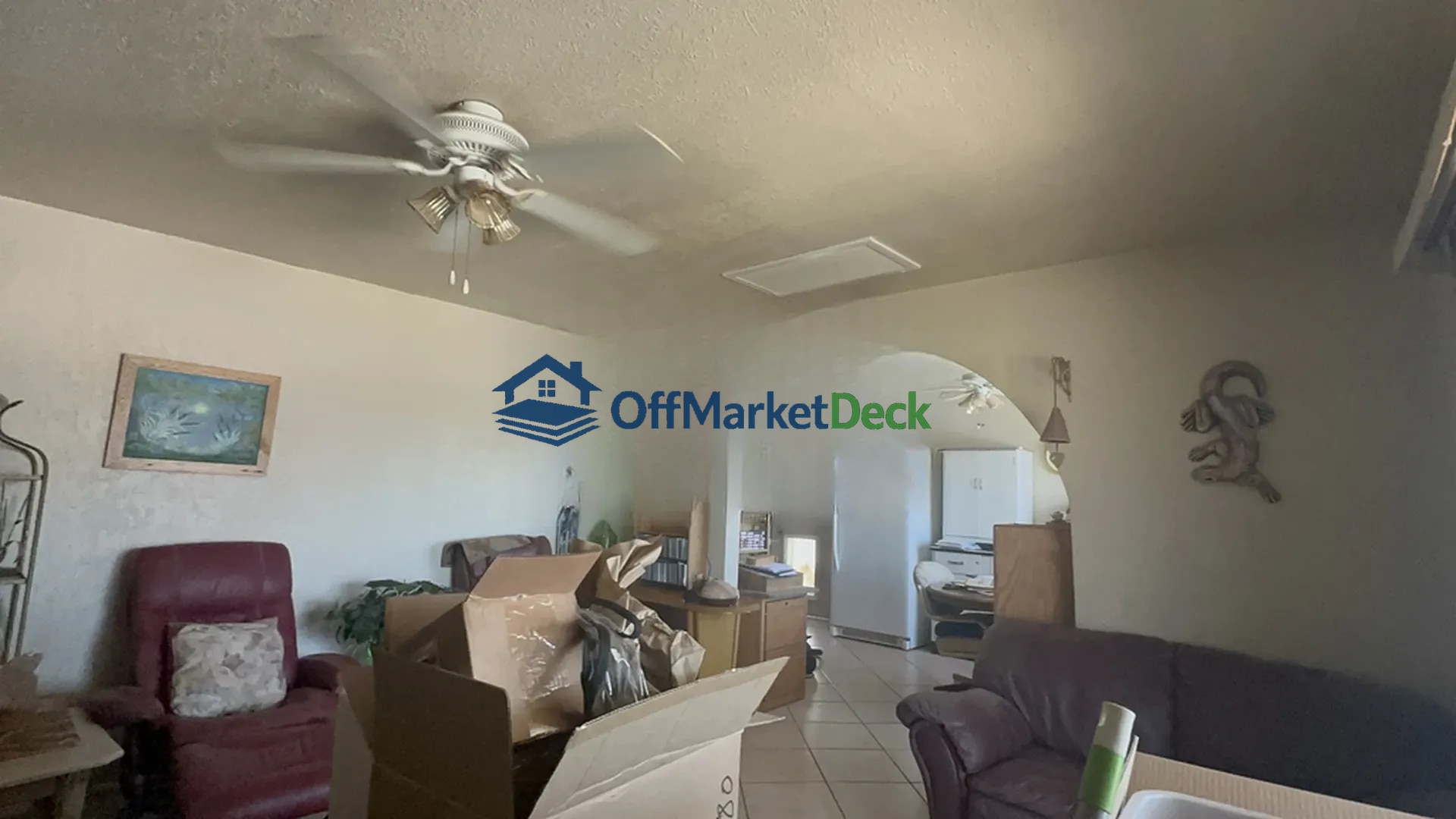 Off-market house in Peoria, Arizona — 3 beds, 2 baths, $249,990 — photo 2 of 8