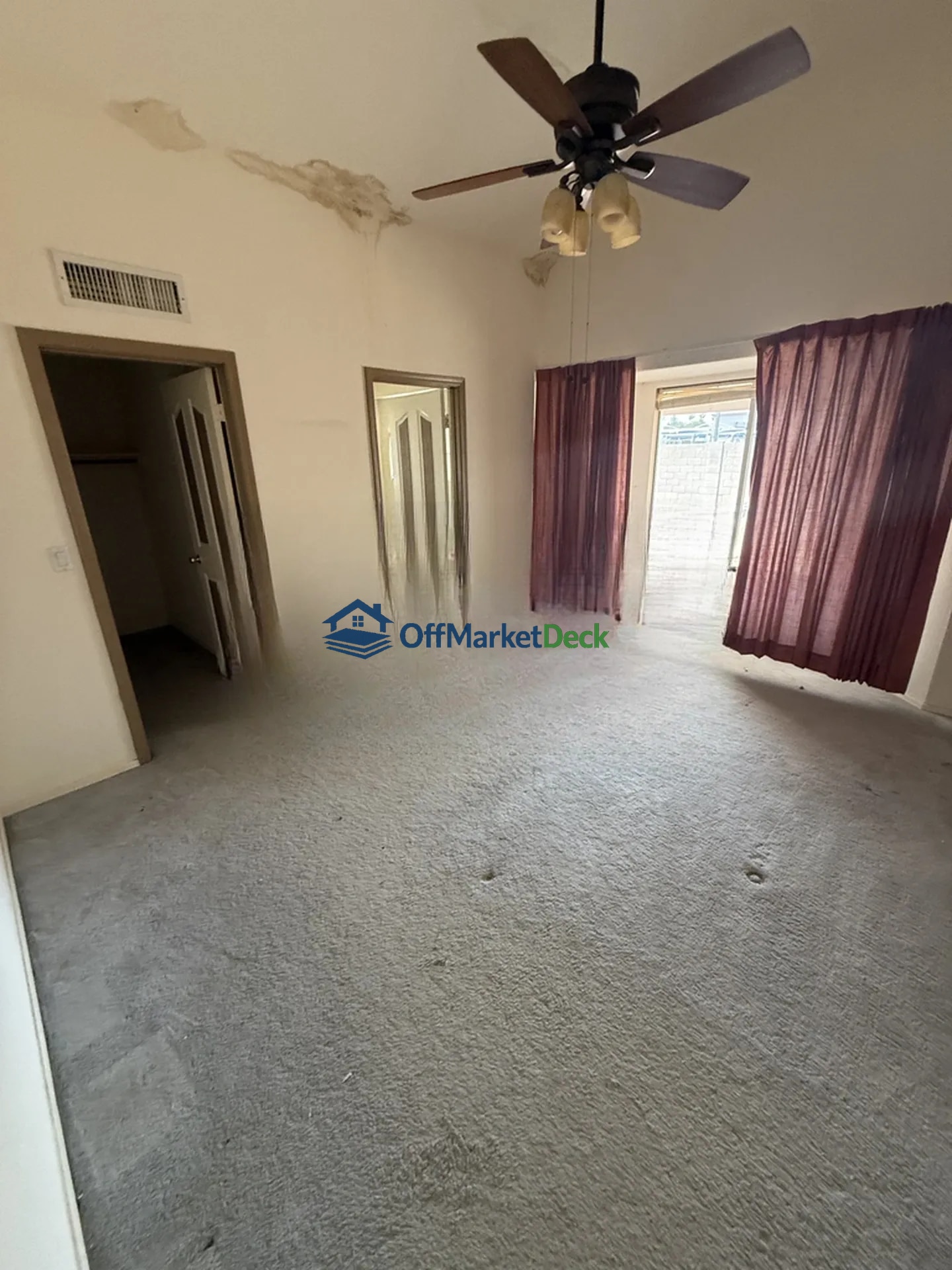 Off-market house in Tempe, Arizona — 3 beds, 2 baths, $434,990 — photo 6 of 8