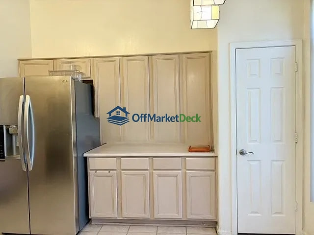 Off-market house in Chandler, Arizona — 3 beds, 2 baths, $459,990 — photo 4 of 8