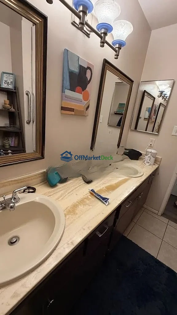 Off-market house in Mesa, Arizona — 4 beds, 2 baths, $509,990 — photo 5 of 8