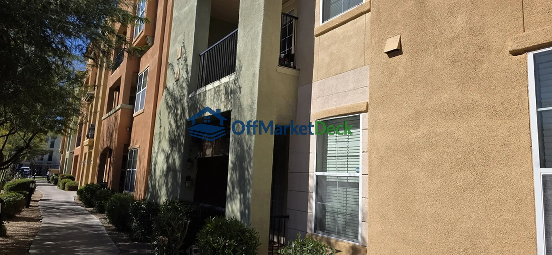 Off-market house in Sun City, Arizona — 2 beds, 2 baths, $224,990 — photo 4 of 8