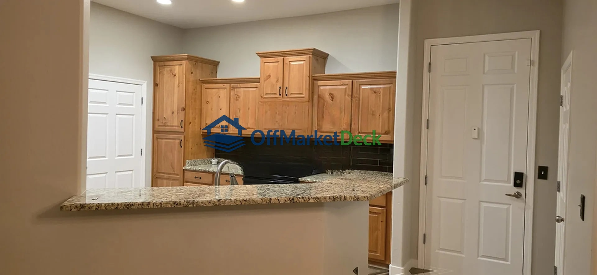 Off-market house in Sun City, Arizona — 2 beds, 2 baths, $224,990 — photo 6 of 8