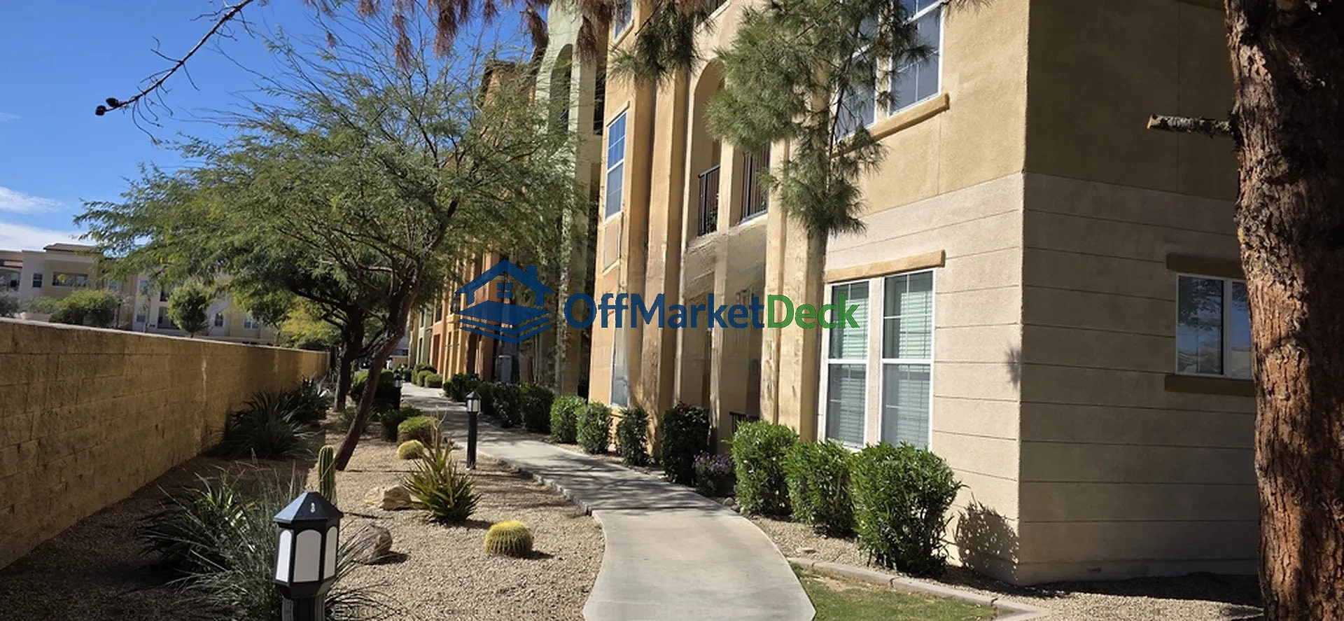 Off-market house in Sun City, Arizona — 2 beds, 2 baths, $224,990 — photo 3 of 8
