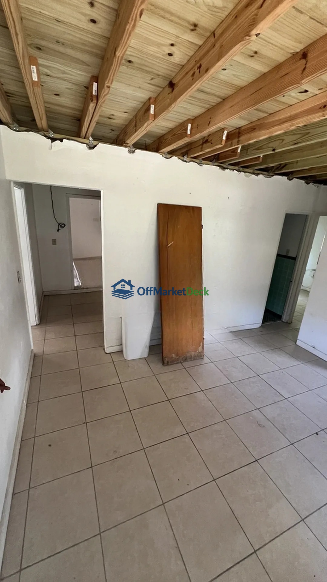 Off-market house in Clearwater, Florida — 2 beds, 1 bath, $164,990 — photo 7 of 8