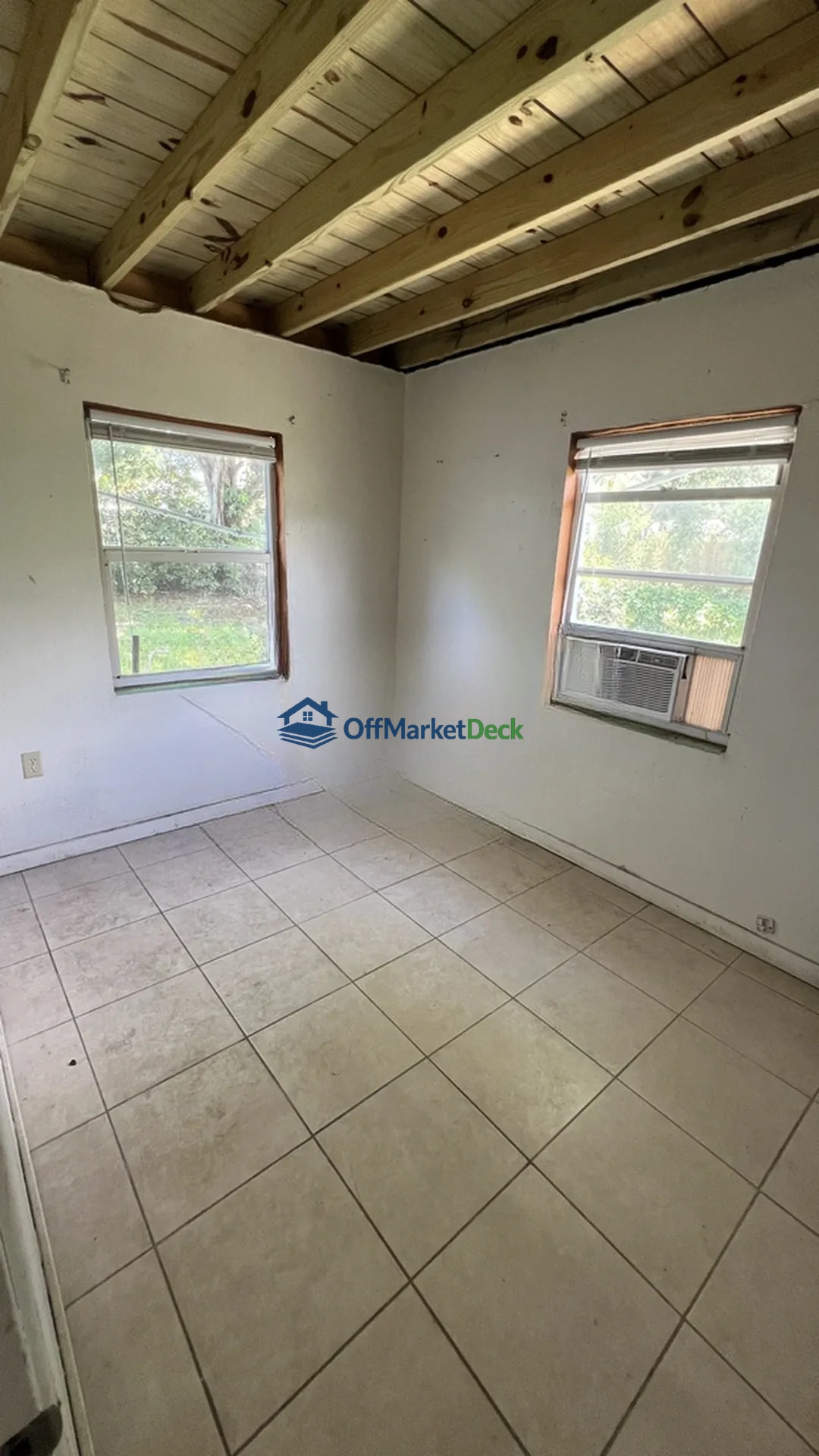 Off-market house in Clearwater, Florida — 2 beds, 1 bath, $164,990 — photo 8 of 8