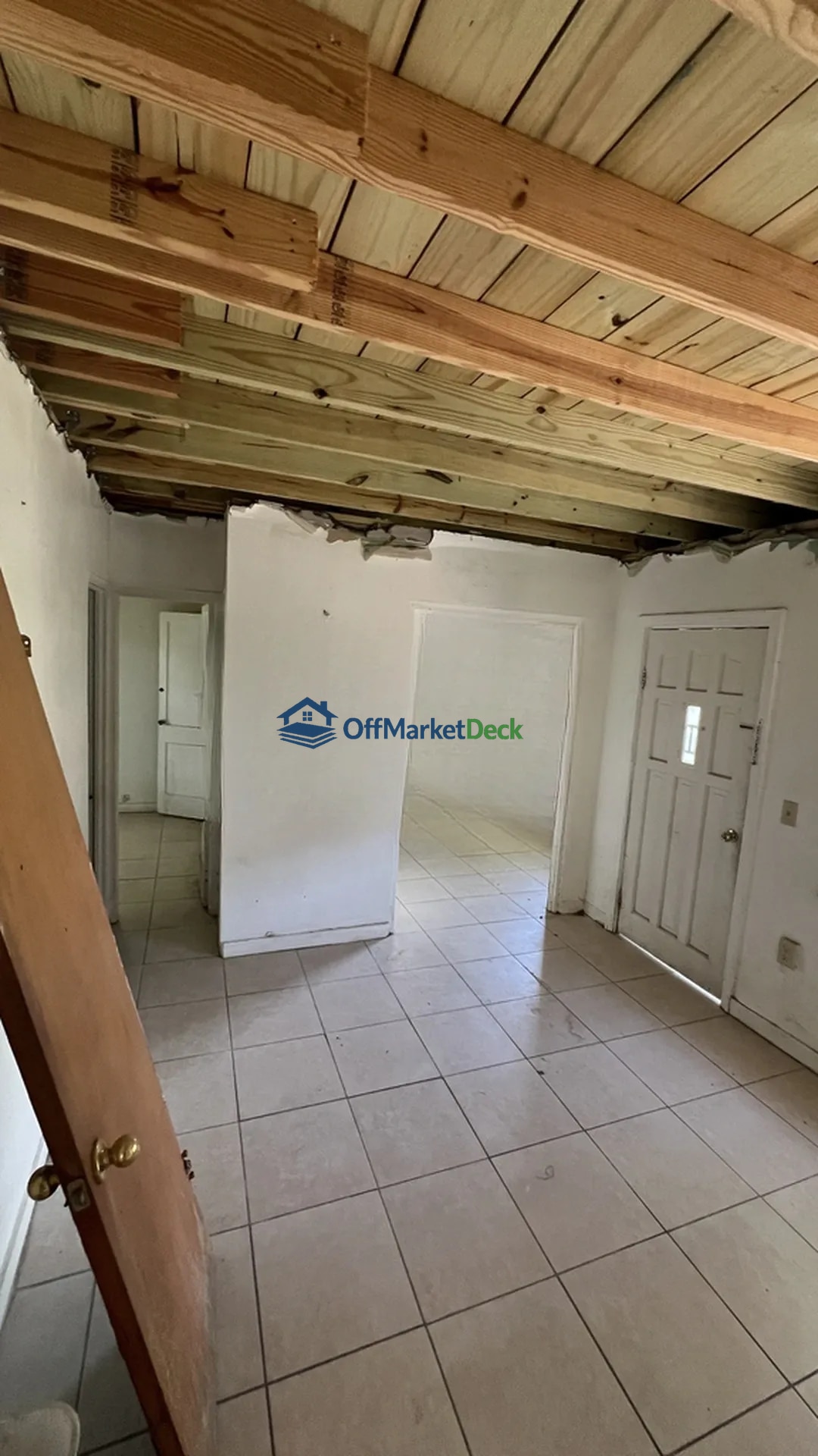 Off-market house in Clearwater, Florida — 2 beds, 1 bath, $164,990 — photo 3 of 8